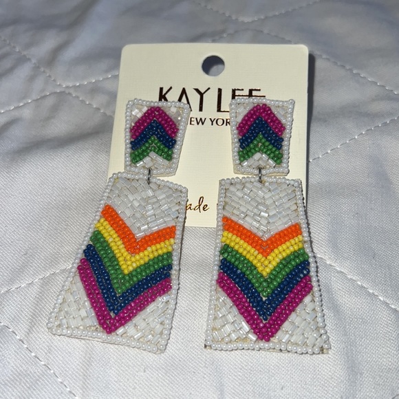 Charlie Chevron Rainbow 🌈 Seed Bead Earrings NWT - Picture 6 of 9
